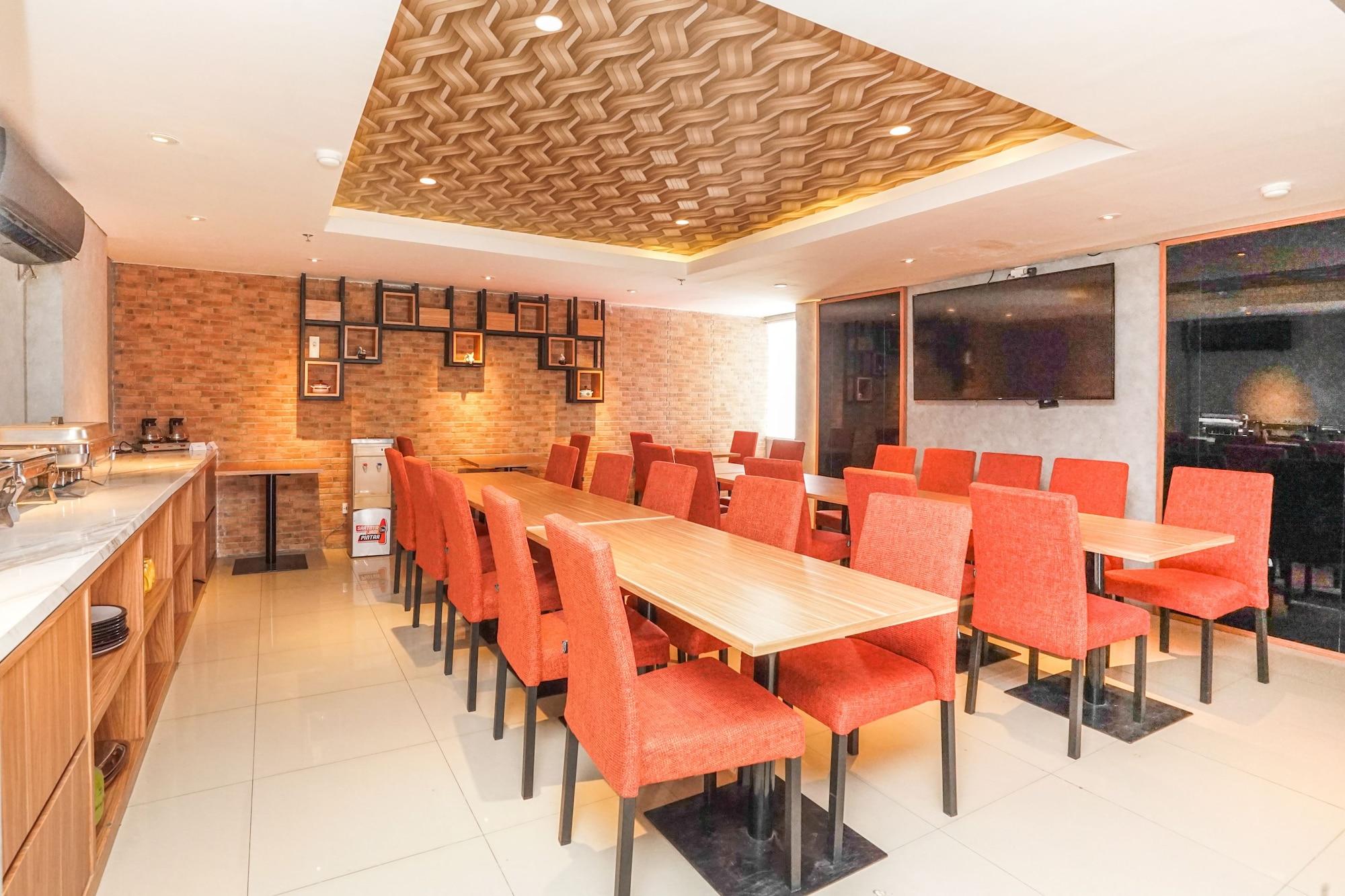 Super Oyo Capital O 91962 Pavilion Permata Surabaya Eksteriør bilde